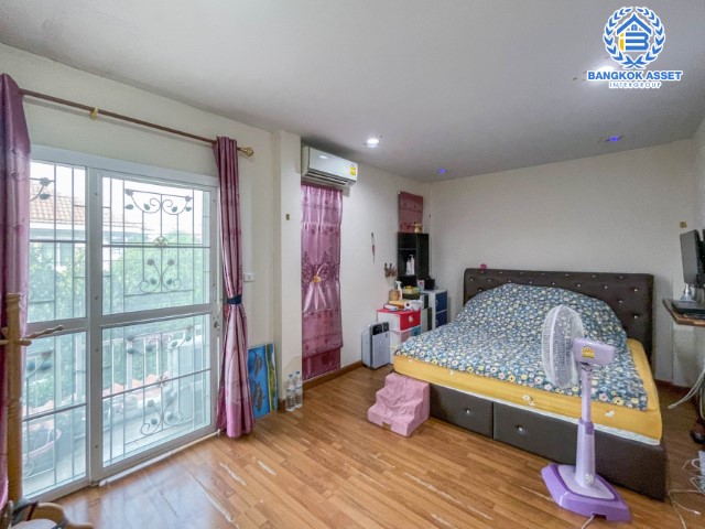 *****ทาวน์เฮ้าส์มือสองย่านนนทบุรี ม.นนท์ณิชา บางใหญ่ บนเนื้อที่มาถึง 21 ตร.ว. ฟังก์ชัน 3 ห้องนอน 2 ห้องน้ำ 1 ที่จอดรถ แถมฟรี! 2 เครื่องปรับอากาศ สภาพดี พร้อมอยู่ เชื่อมต่อถ.กาญจนาภิเษก เดินทางสะดวก ใกล้รถไฟฟ้าสายสีม่วง "สถานีตลาดบางใหญ่" และทางด่วน "ศรีรัช" ราคาสุดคุ้ม!